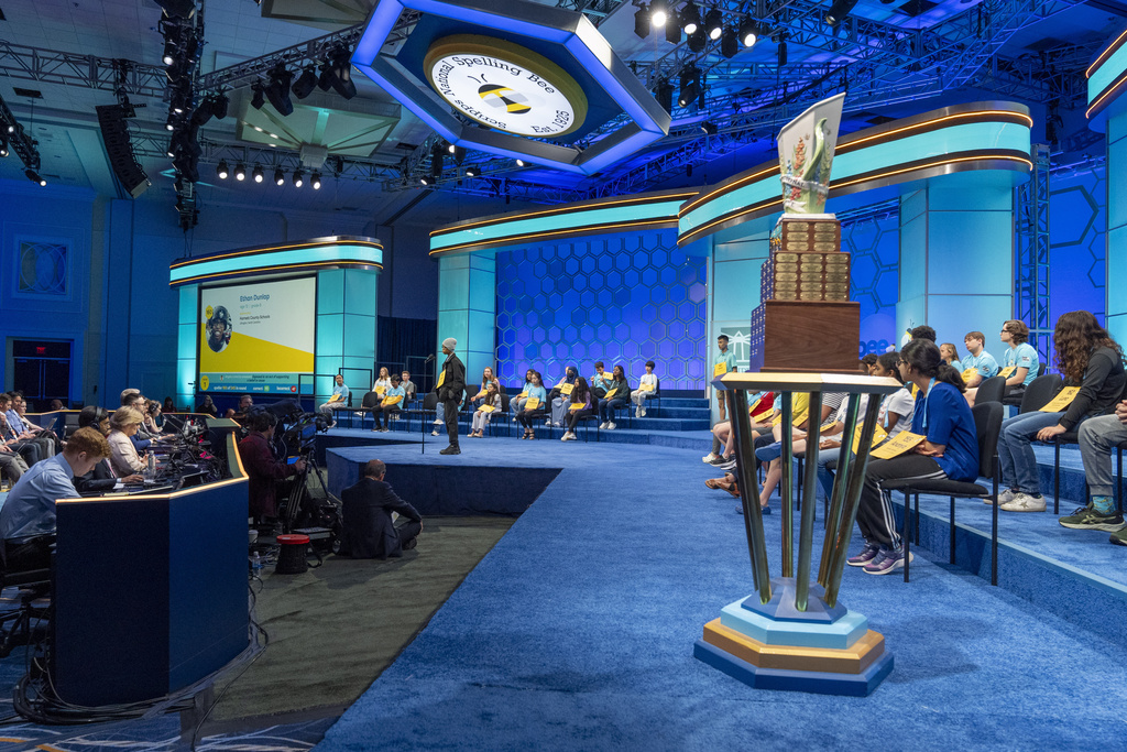 Poway eighth grader advances to fifth round of National Spelling Bee - Vimarsana News