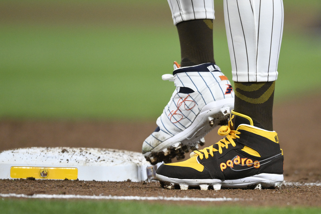 Fernando Tatis Jr. has 50 custom cleats planned this year, including odes to Gwynn, Curry and more - Vimarsana News