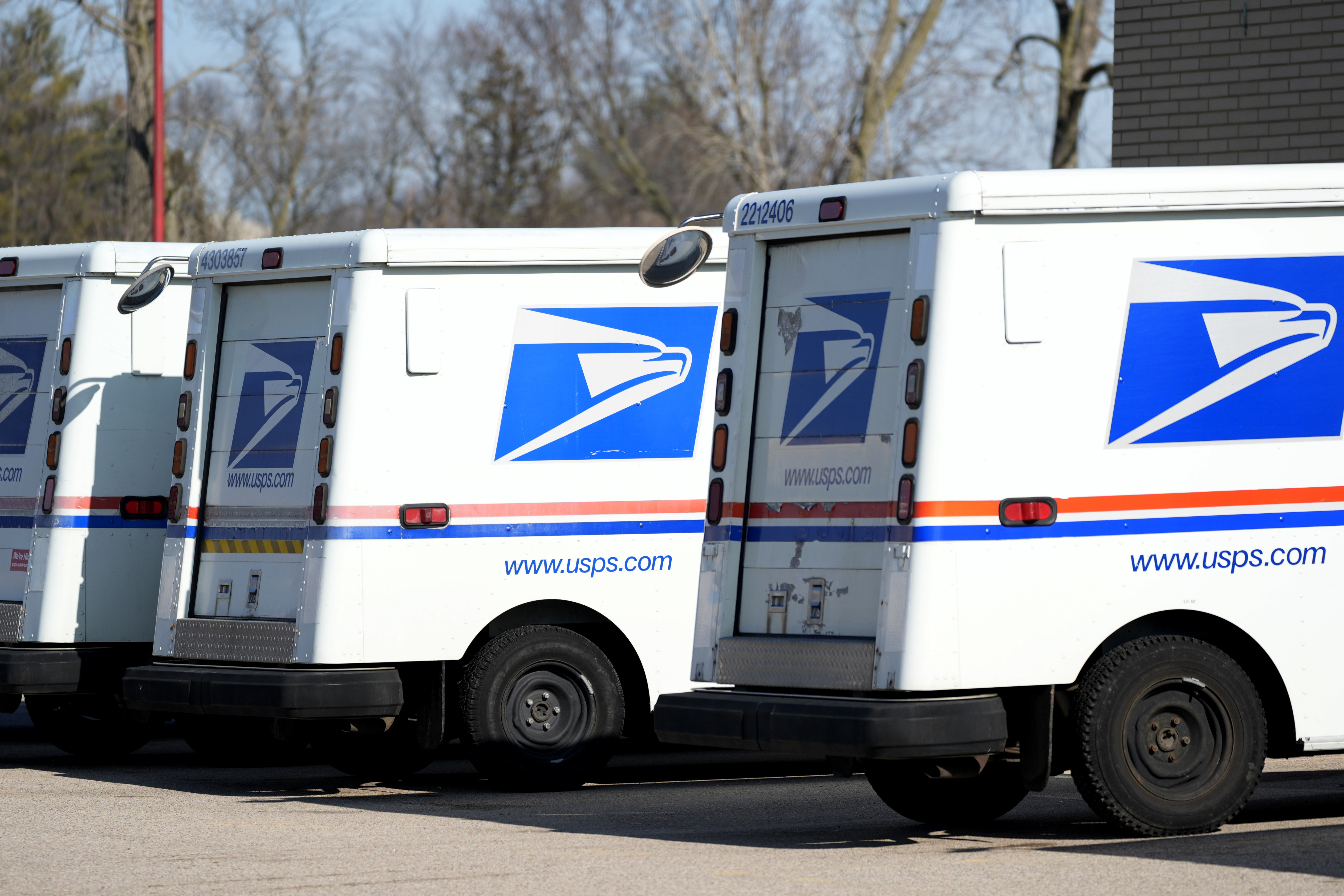 Letter carrier robberies continue as the US Postal Service, union and lawmakers seek solutions - Vimarsana News
